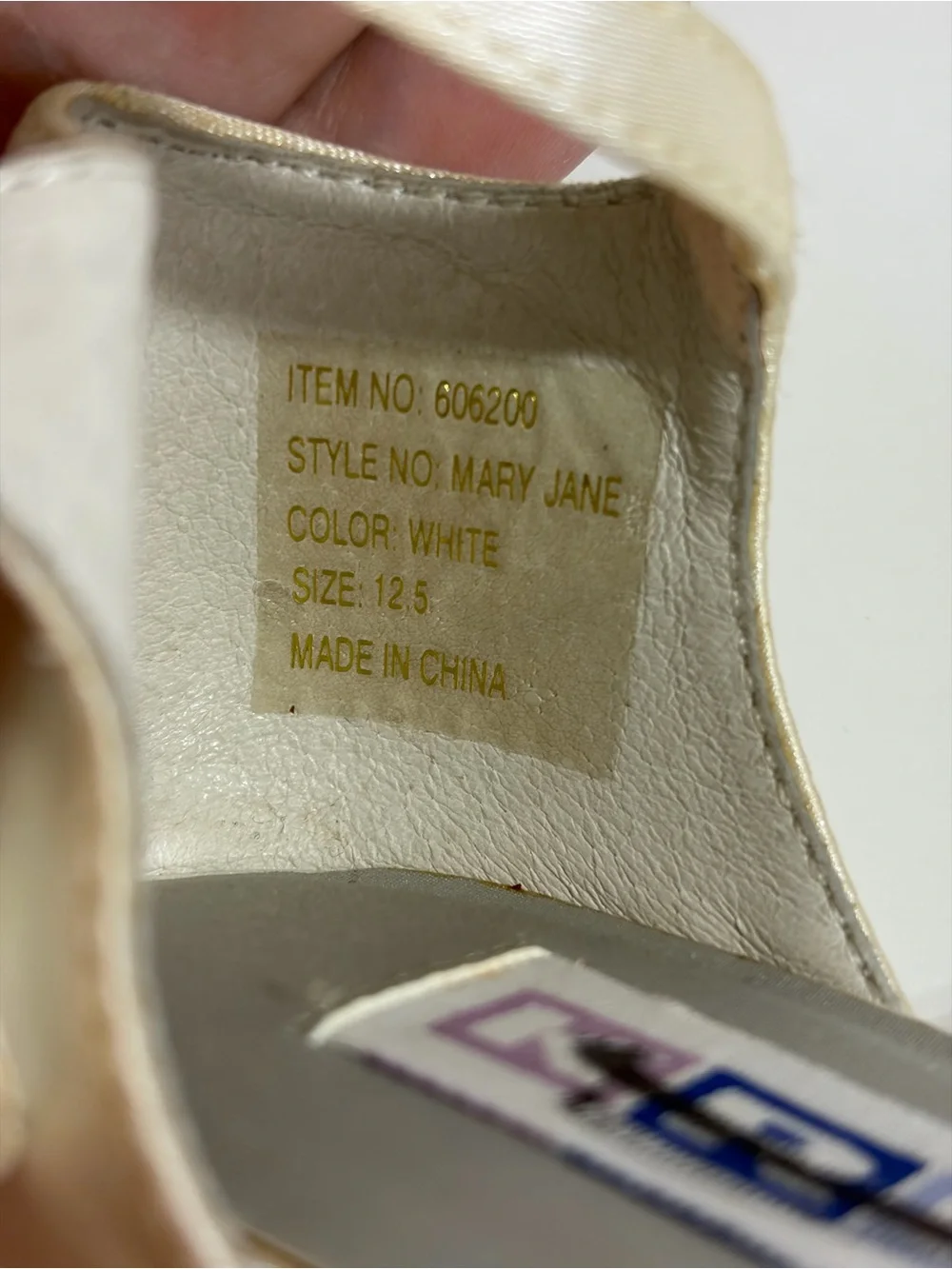 KRU Girls Elegant Ivory Satin Ankle-Strap  Dress Shoes 12.5 NIB